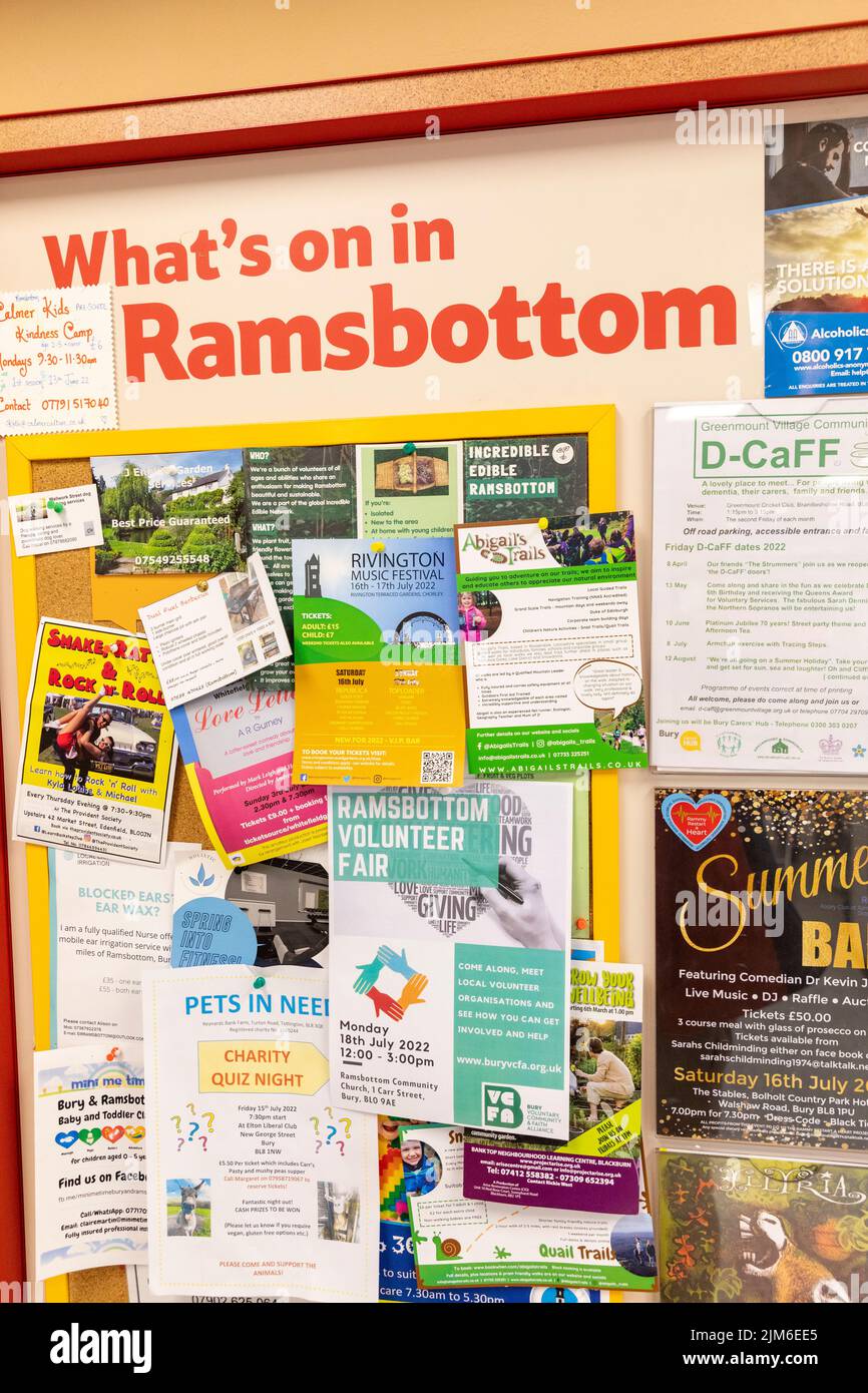 Ramsbottom Lancashire, bacheca informativa per la comunità pubblica con notizie, eventi e attività locali, Inghilterra, UK estate 2022 Foto Stock