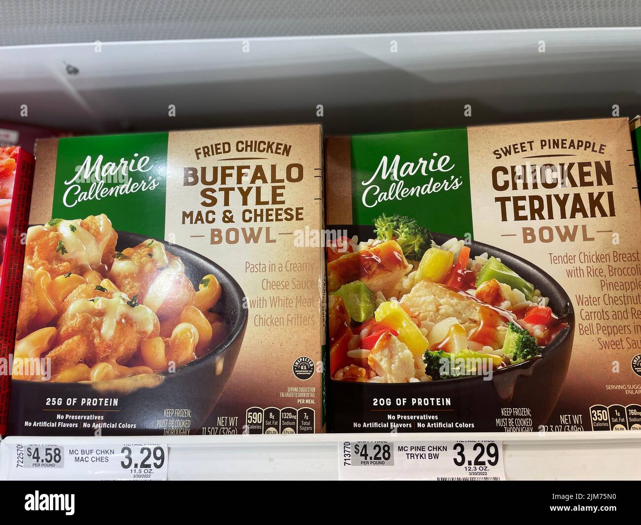 Grovetown, GA USA - 05 04 22: Negozio al dettaglio surgelati alimentari Marie Callenders vareirty e prezzo Foto Stock