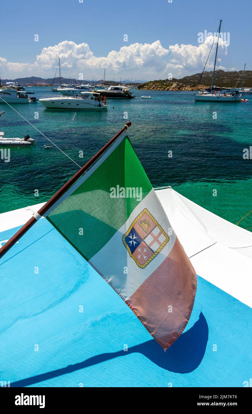 Bandiera Italiana Ensign civile Nautico, Arcipelago della Maddalena Foto Stock