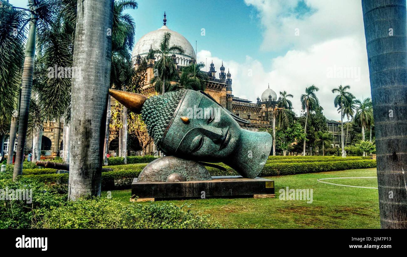 Statua del Buddha che dorme al museo Chhatrapati Shivaji Maharaj di Mumbai, India Foto Stock