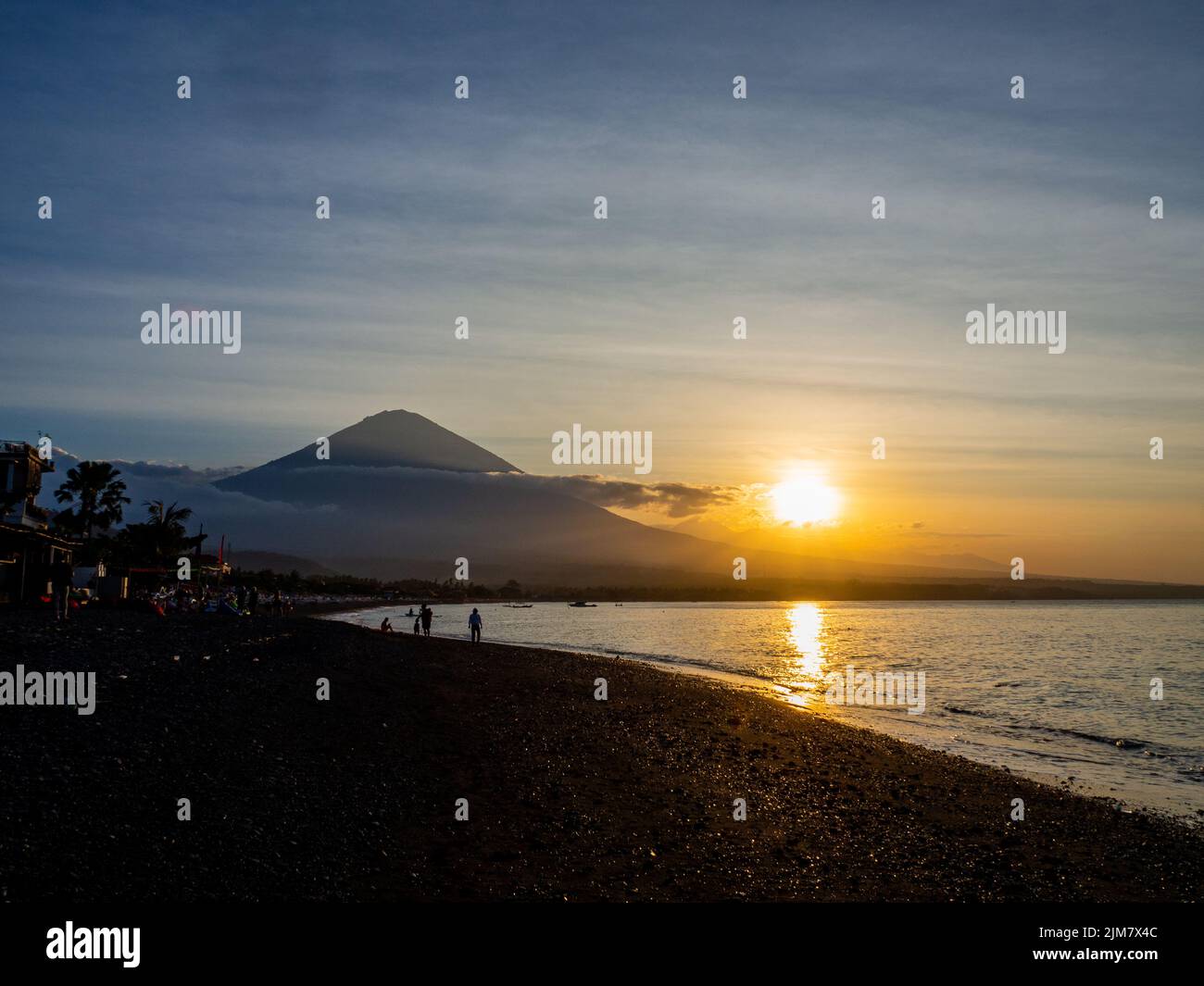Tramonto / Sonnenuntergang, Spiaggia Amed, Amed, Bali, Indonesien Foto Stock
