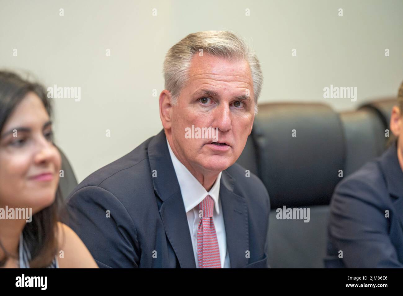 New York, Stati Uniti. 04th ago 2022. Il leader repubblicano della casa Kevin McCarthy si reca a New York per una tavola rotonda con i membri dell'applicazione della legge di New York e politico locale per discutere le politiche criminali presso la Detectives Endowment Association di New York City. (Foto di Ron Adar/SOPA Images/Sipa USA) Credit: Sipa USA/Alamy Live News Foto Stock