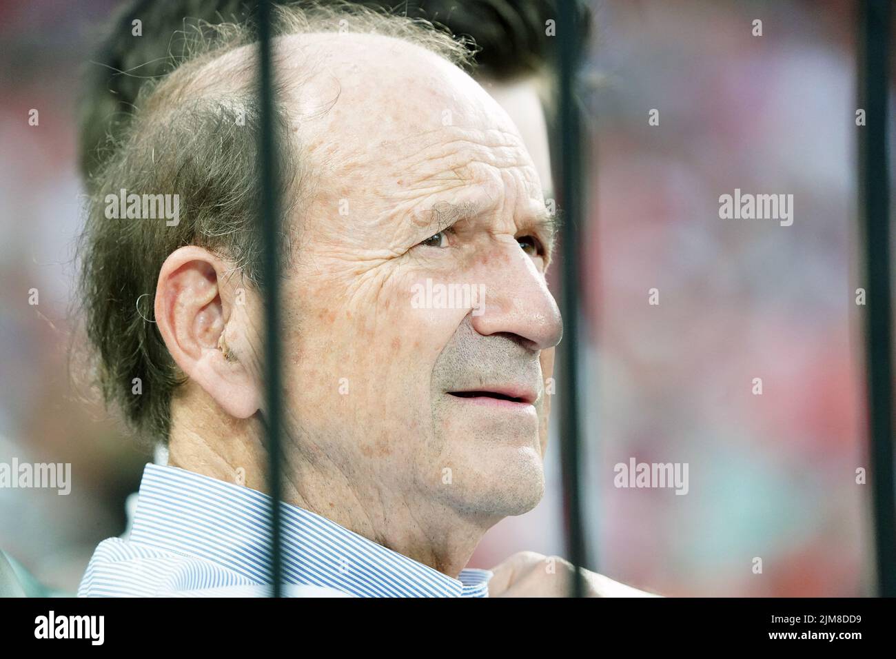 St. Louis, Stati Uniti. 05th ago 2022. Il presidente dei St. Louis Cardinals William DeWitt Jr. Guarda i suoi St. Louis Cardinals prendere i Chicago Cubs al Busch Stadium di St. Louis giovedì 4 agosto 2022. Foto di Bill Greenblatt/UPI Credit: UPI/Alamy Live News Foto Stock