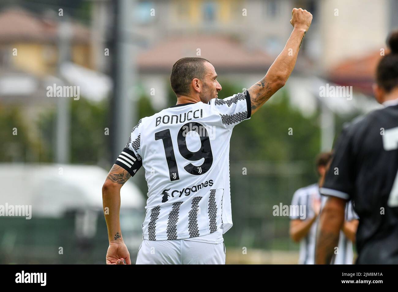 Leonardo Bonucci della Juventus FC festeggia dopo aver segnato un gol durante la premessa amichevole partita tra Juventus A e Juventus B a campo COM Foto Stock