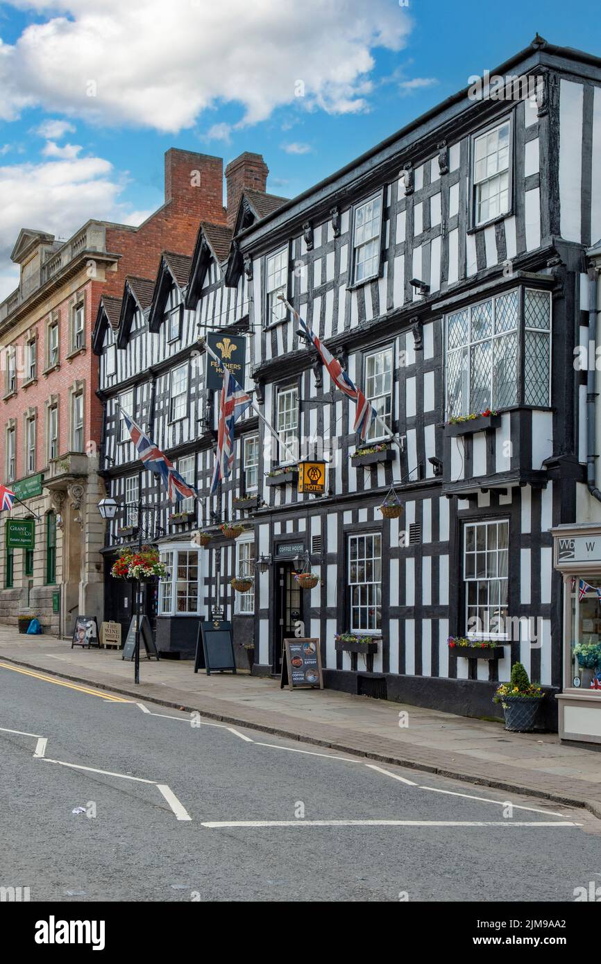 Tudor edifici a graticcio in High Street, Ledbury, Herefordshire, Inghilterra Foto Stock