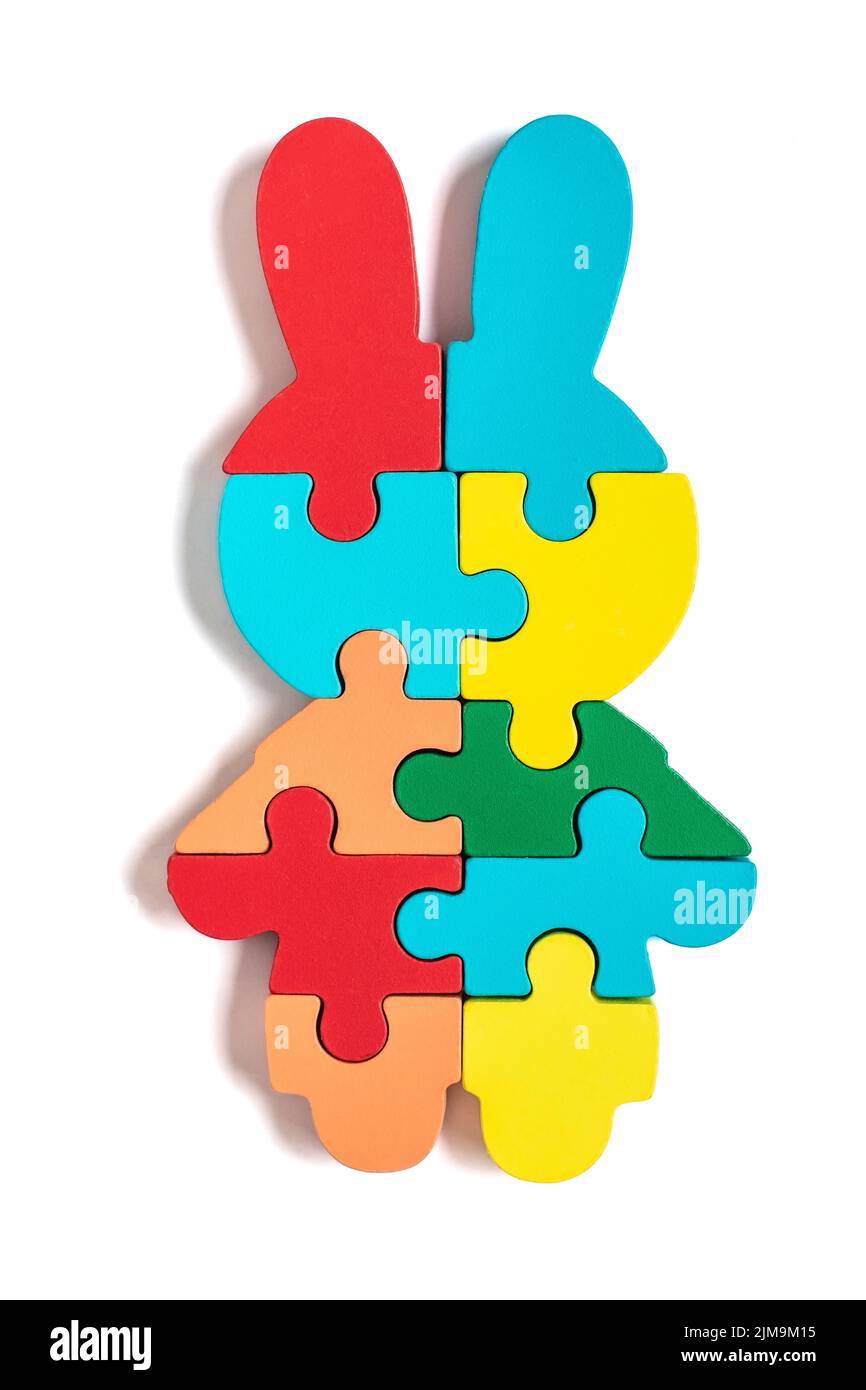 Set di forma Montessori stile giocattoli Bambini legno eco-friendly logica giochi per bambini prescolare giochi per lo sviluppo del bambino. Raccolta di elementi educativi per lo sviluppo della prima infanzia. Foto Stock