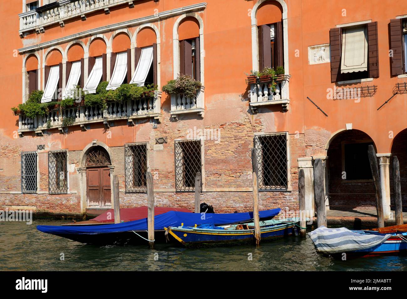 Casa arancione sul Canal Grande, Venezia Foto Stock