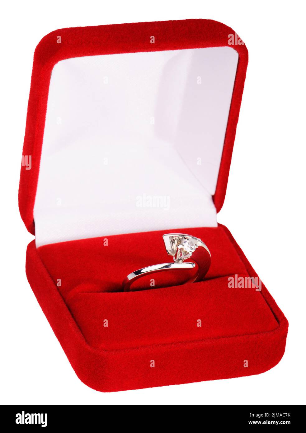 Ghiera in argento con pietra preziosa in scatola rossa isolata su bianco Foto Stock