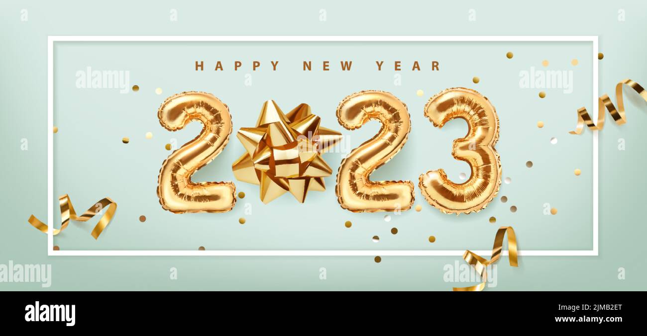 2023 decorazione dorata vacanza su sfondo verde. Palloncini in lamina d'oro numero 2023 con oggetti realistici festivi, arco d'oro e serpentina. Lucida p Illustrazione Vettoriale