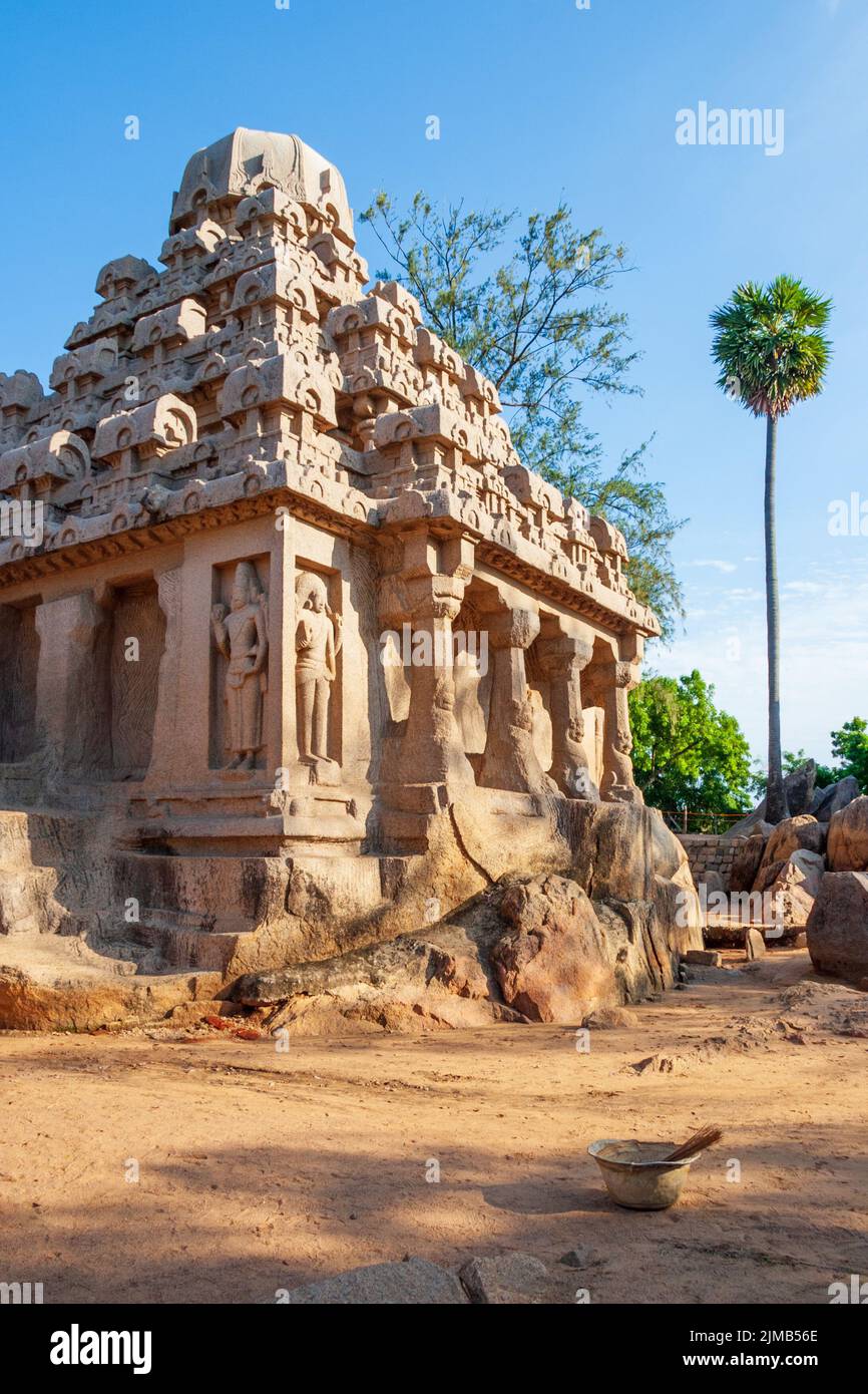 Tempio di roccia-taglio Shore a Mahabhalipuram Sito Patrimonio Mondiale vicino a Chennai in India. Foto Stock