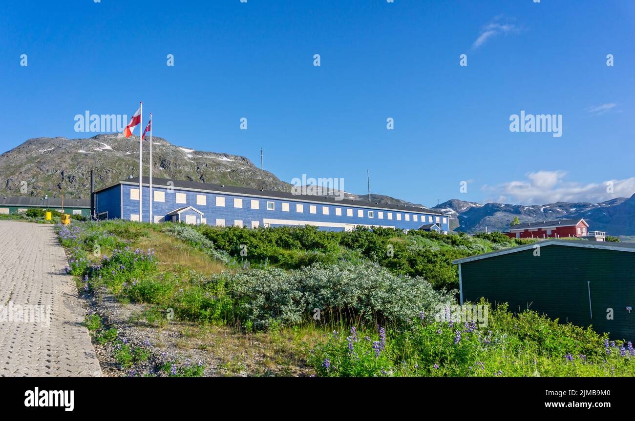 Il 21 luglio 2022 si è imbarcato in un edificio blu presso la piccola base militare danese di Grondalen, nella Groenlandia occidentale Foto Stock