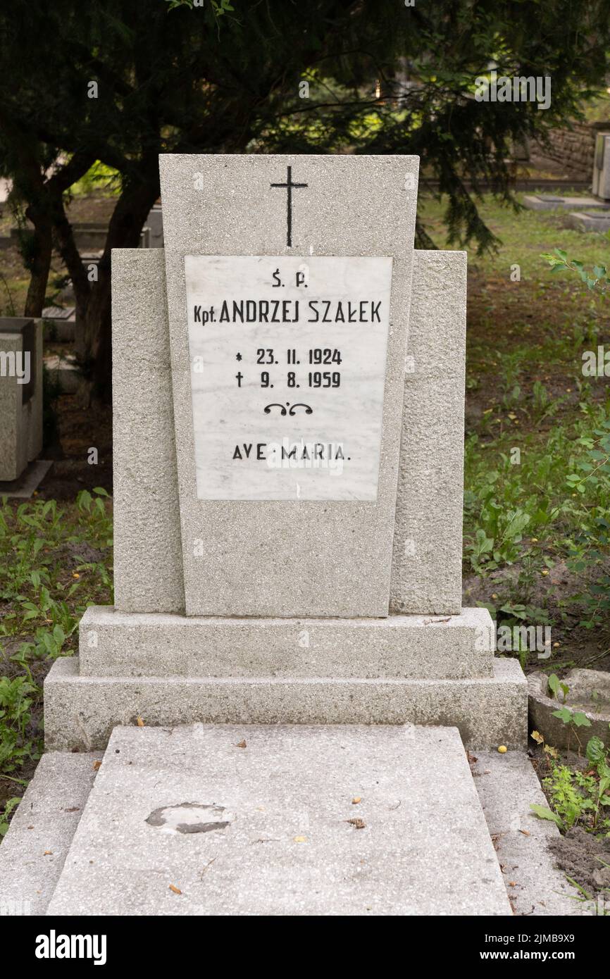 La tomba di un soldato caduto nel cimitero della seconda guerra mondiale nel parco Cytadela Foto Stock