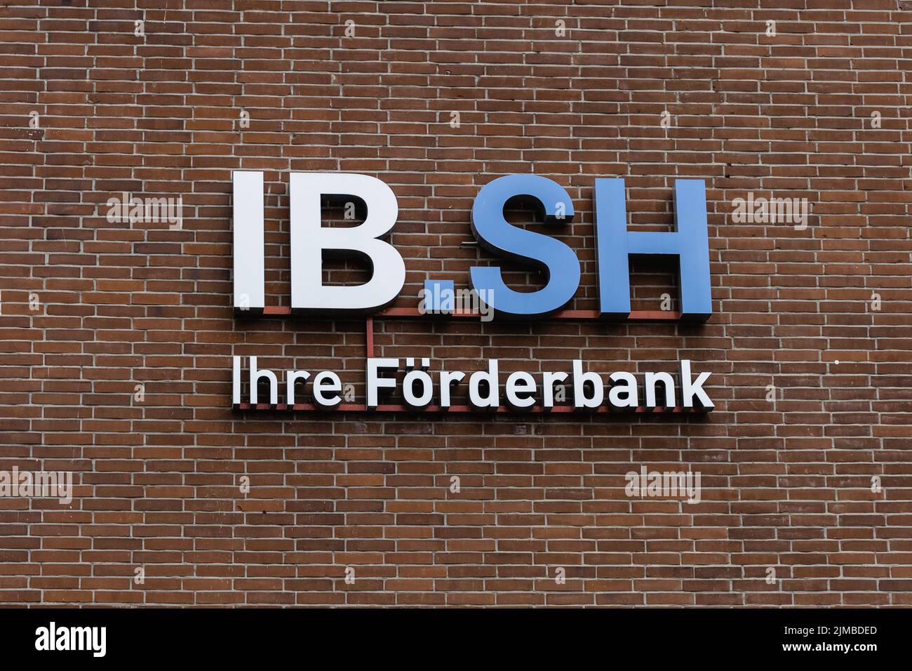 Kiel, Germania, luglio 28 2022, logo della banca tedesca investitions Bank, IB SH, sede centrale Foto Stock