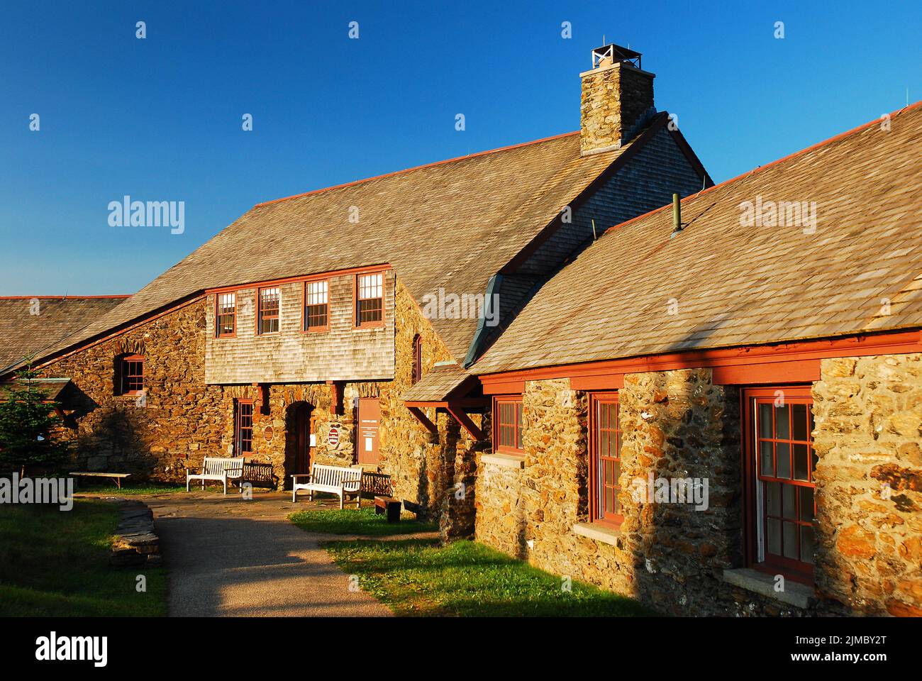 Il BASCOM Lodge in cima al Monte Greylock, la montagna più alta del Massachusetts, è un luogo di riposo per gli escursionisti attraverso il sentiero Appalachian Foto Stock