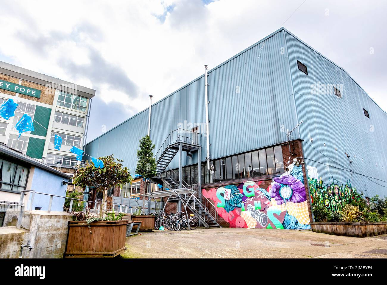 Ex magazzino Fed-ex e Cotton Mill nel quartiere del magazzino residenziale Manor House, Catwalk Place, Haringey, Londra, Regno Unito Foto Stock