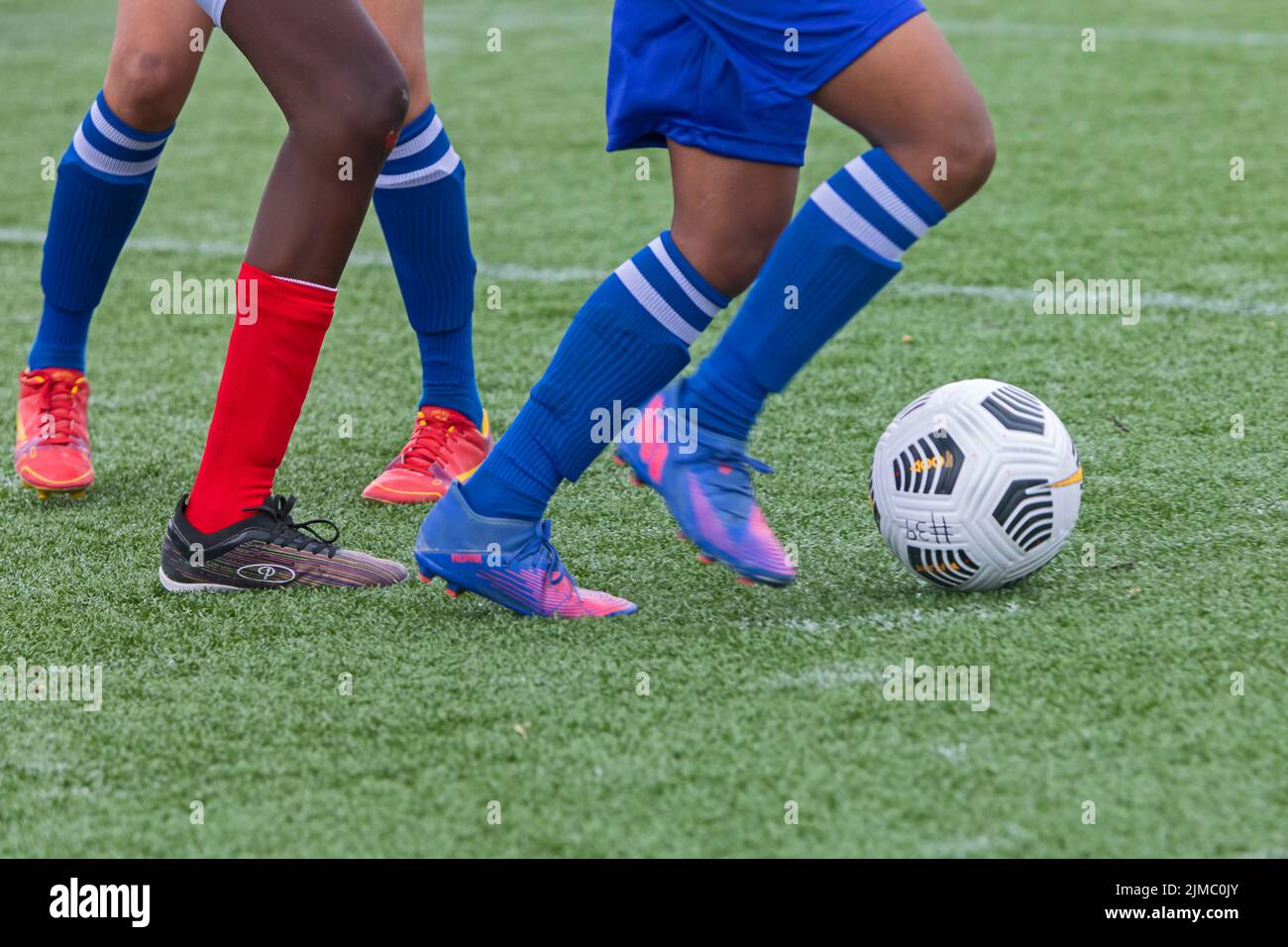 Detroit, Michigan - le squadre femminili dell'India e della Namibia si incontrano nel torneo di calcio (calcio) della Special Olympics Unified Cup. La coppia di coppe unificate Foto Stock