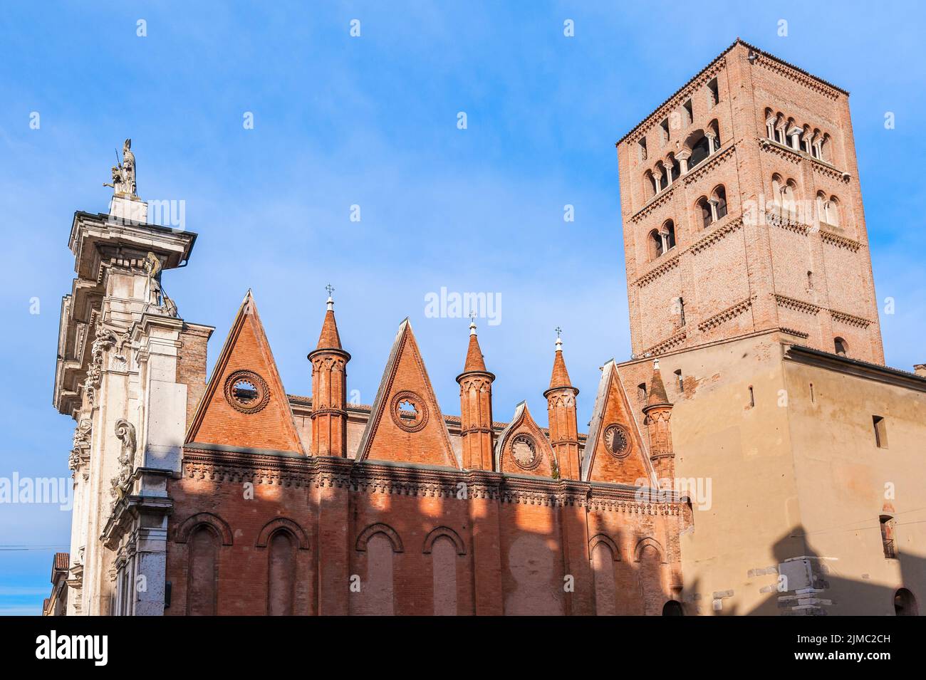 La Cattedrale di Mantova (Cattedrale di San Pietro apostolo, Duomo di Mantova) è una cattedrale cattolica Foto Stock