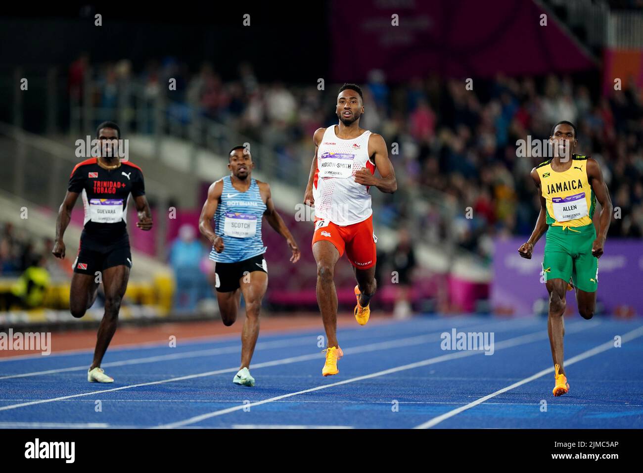 Matthew Hudson-Smith (al centro a destra) in azione durante la semifinale maschile del 400m del 3 all’Alexander Stadium l’otto giorno dei Giochi del Commonwealth del 2022 a Birmingham. Data foto: Venerdì 5 agosto 2022. Foto Stock
