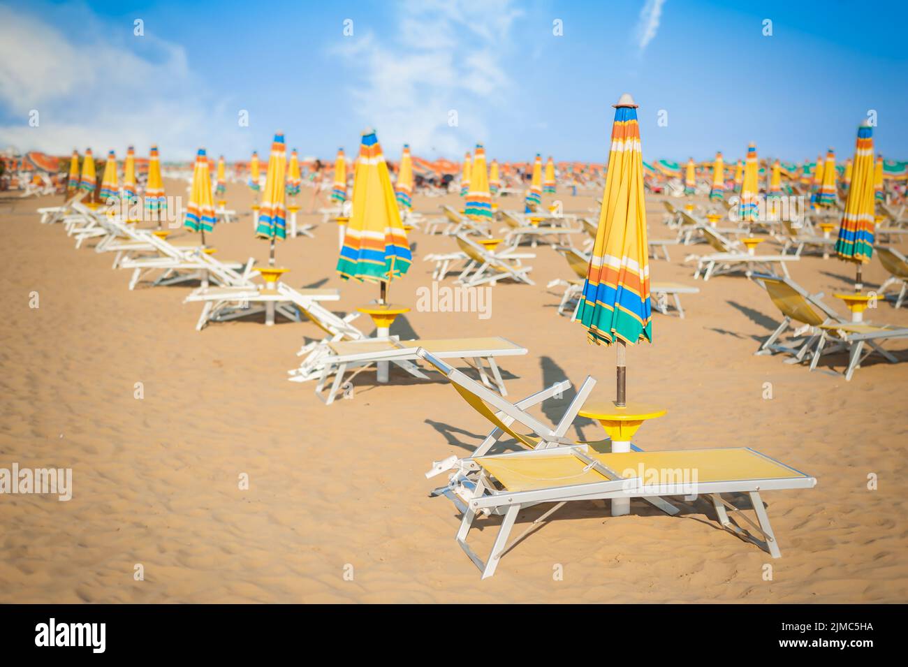 Spiaggia di ombrello per i momenti di relax e sun set beach. Foto Stock