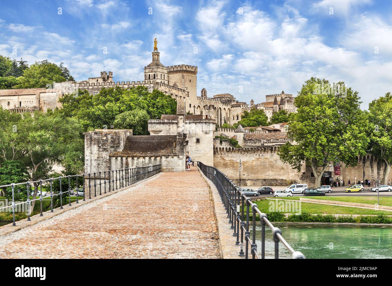 Ponte di Avignone con il Palazzo dei Papi, Pont Saint-Benezet, Provenza, Francia Foto Stock