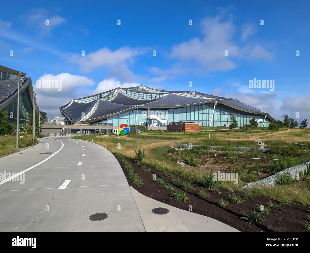 Mountain View, California, USA - 23 maggio 2022: Il nuovo edificio del campus di Google Bay View a Mountain View, California. Foto Stock