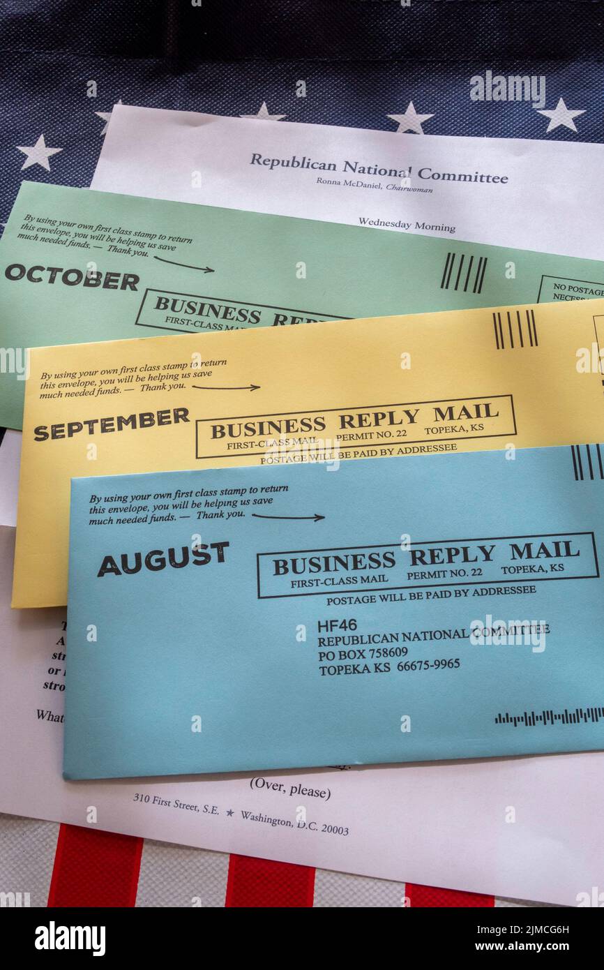 I partiti politici stanno cercando contributi per le elezioni di medio termine negli Stati Uniti, 2022 Foto Stock