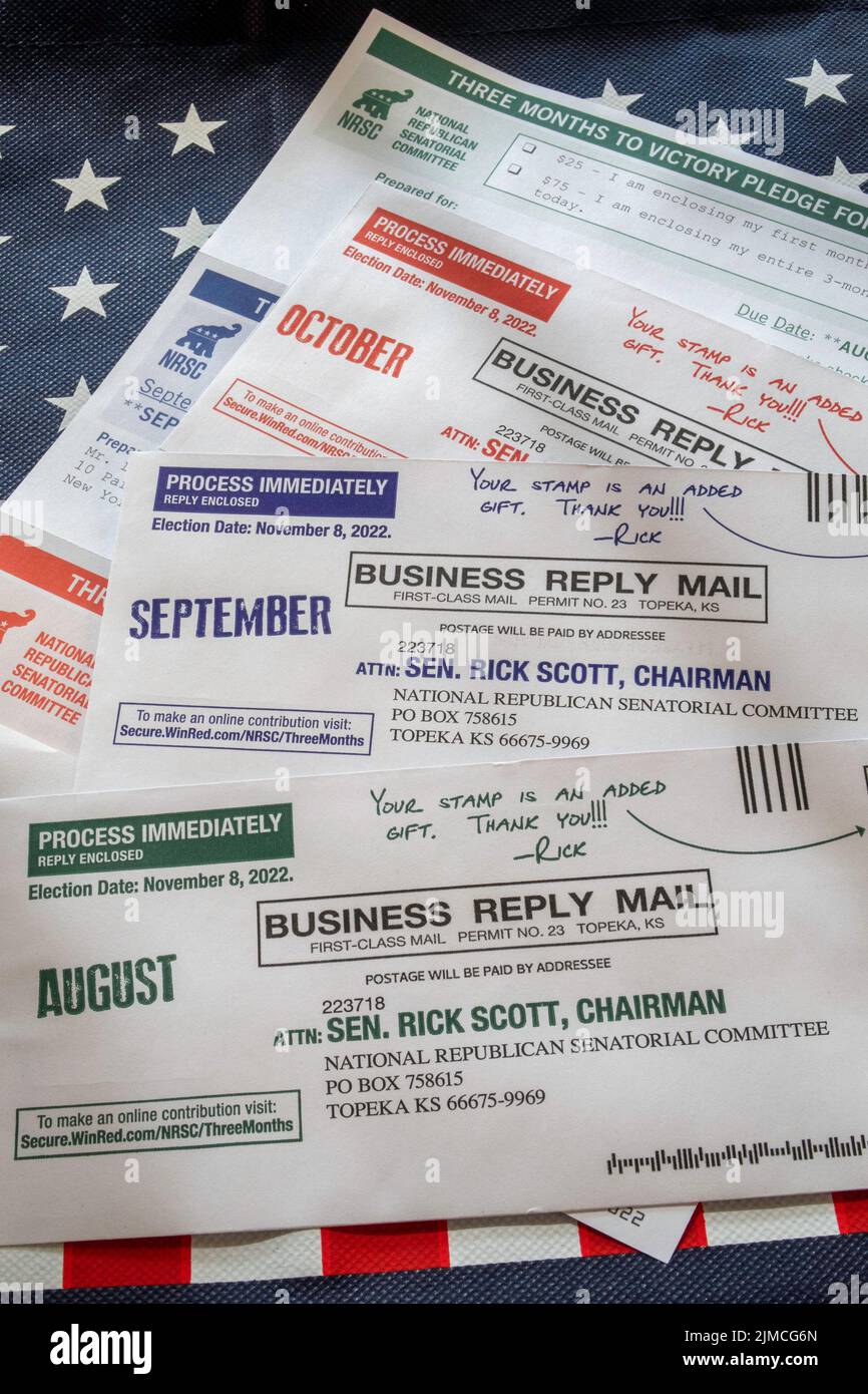I partiti politici stanno cercando contributi per le elezioni di medio termine negli Stati Uniti, 2022 Foto Stock