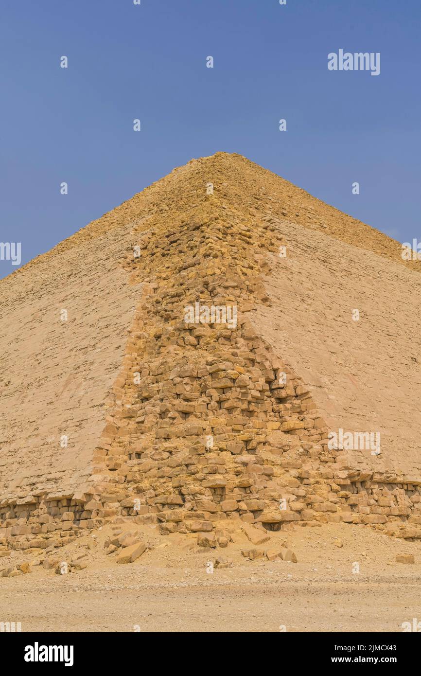 Piramide piegata di Snofru, Dahshur, Egitto Foto Stock
