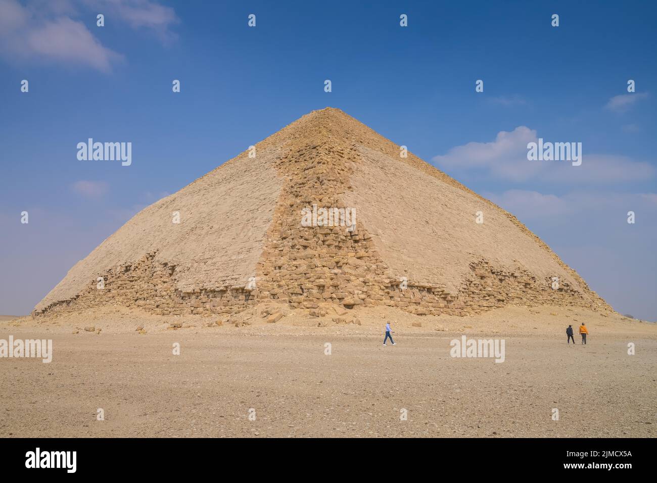 Piramide piegata di Snofru, Dahshur, Egitto Foto Stock