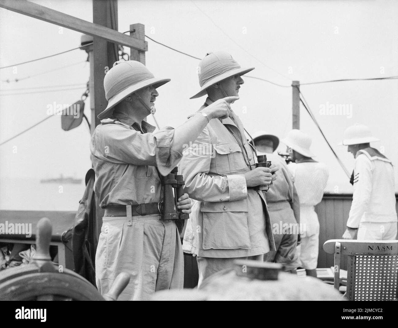 Il generale britannico Spears e il generale francese de Gaulle sulla strada per Dakar. Foto Stock