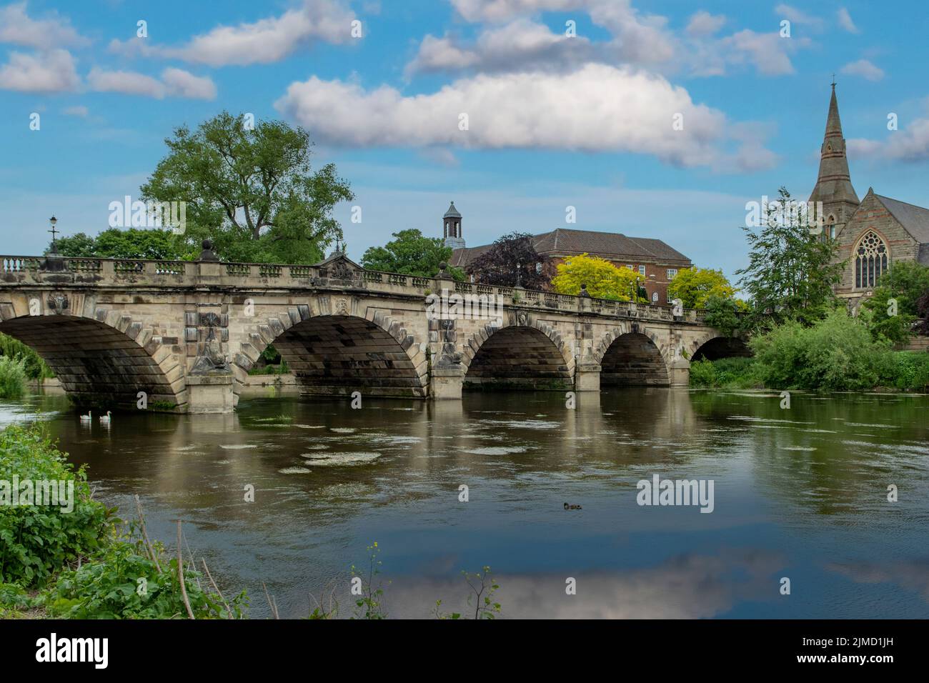 English Bridge sul fiume Severn, Shrewsbury, Shropshire, Inghilterra Foto Stock