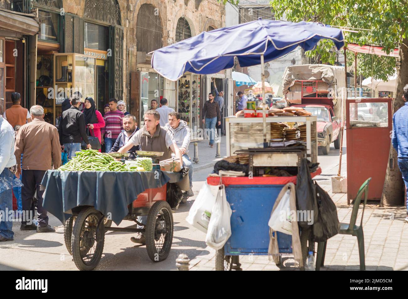 Tripoli, Libano, 09 - 2017 aprile: Centro della città di Tripoli, a nord del Libano, gente di cultura Foto Stock