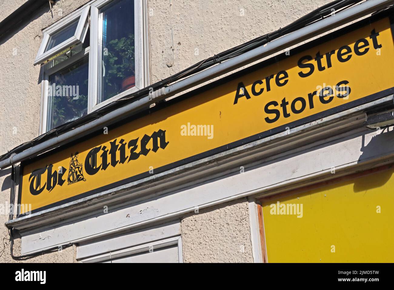 Edicola tradizionale della Cornershop, Acre Street Stores, a Stroud, Gloucestershire, Inghilterra, UK,GL5 1DR Foto Stock