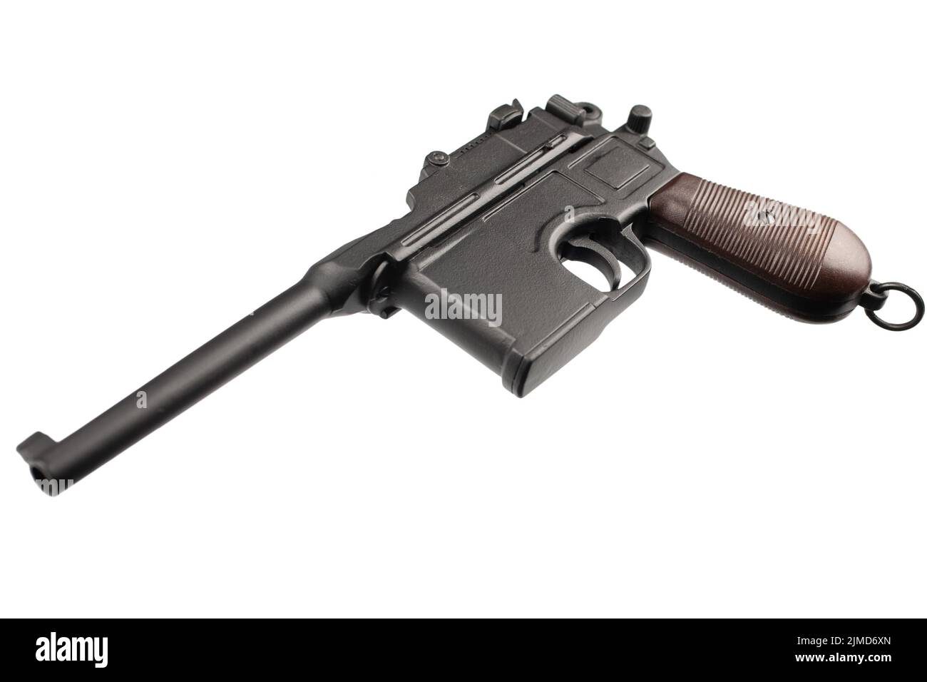 Pistola tedesca dell'era della prima Guerra Mondiale modello 1896 isolato su sfondo bianco. Foto Stock