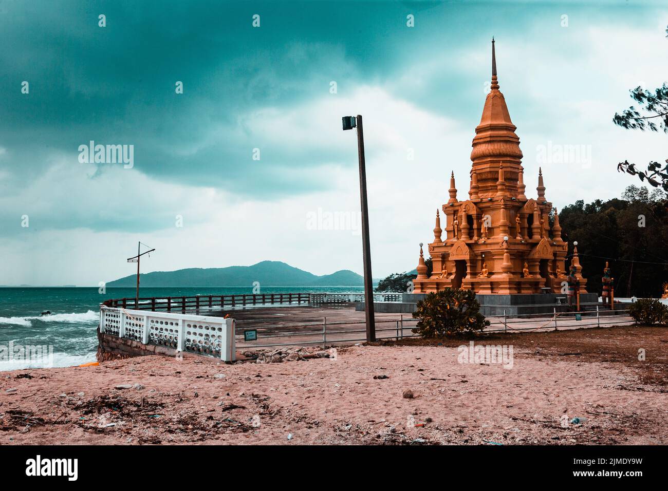 La Pagoda Laem Sor Chedi nel sud di KJoh Samui, Thailandia, Asia Foto Stock