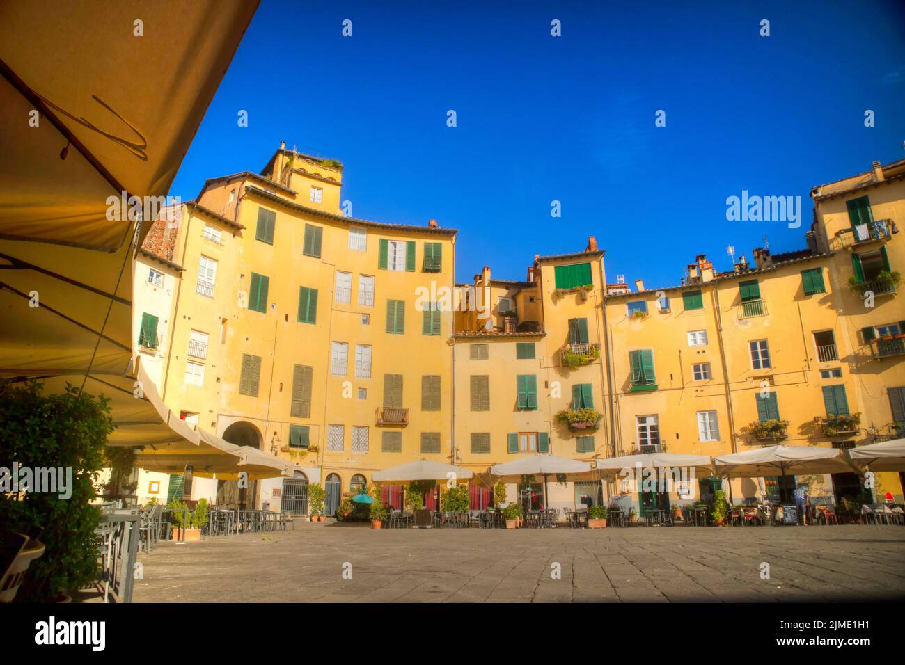 Piazza dell'anfiteatro di Lucca Foto Stock