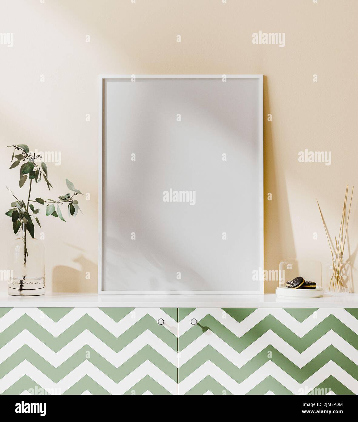 Struttura a poster in piedi su una cassettiera con parete color pastello, decorazioni, 3D rendering Foto Stock