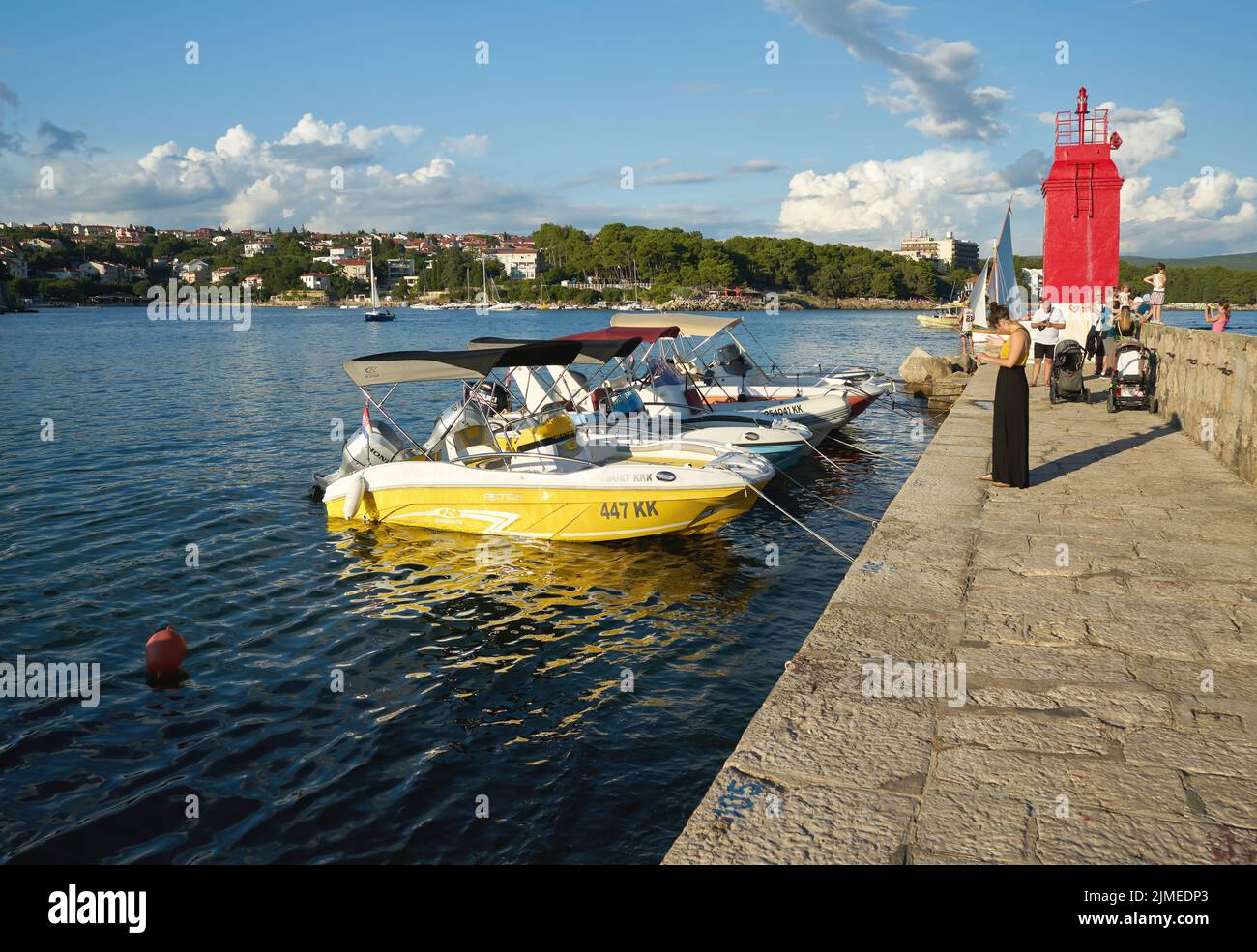 Noleggio barche nel porto di Krk sul mare Adriatico in Croazia Foto Stock