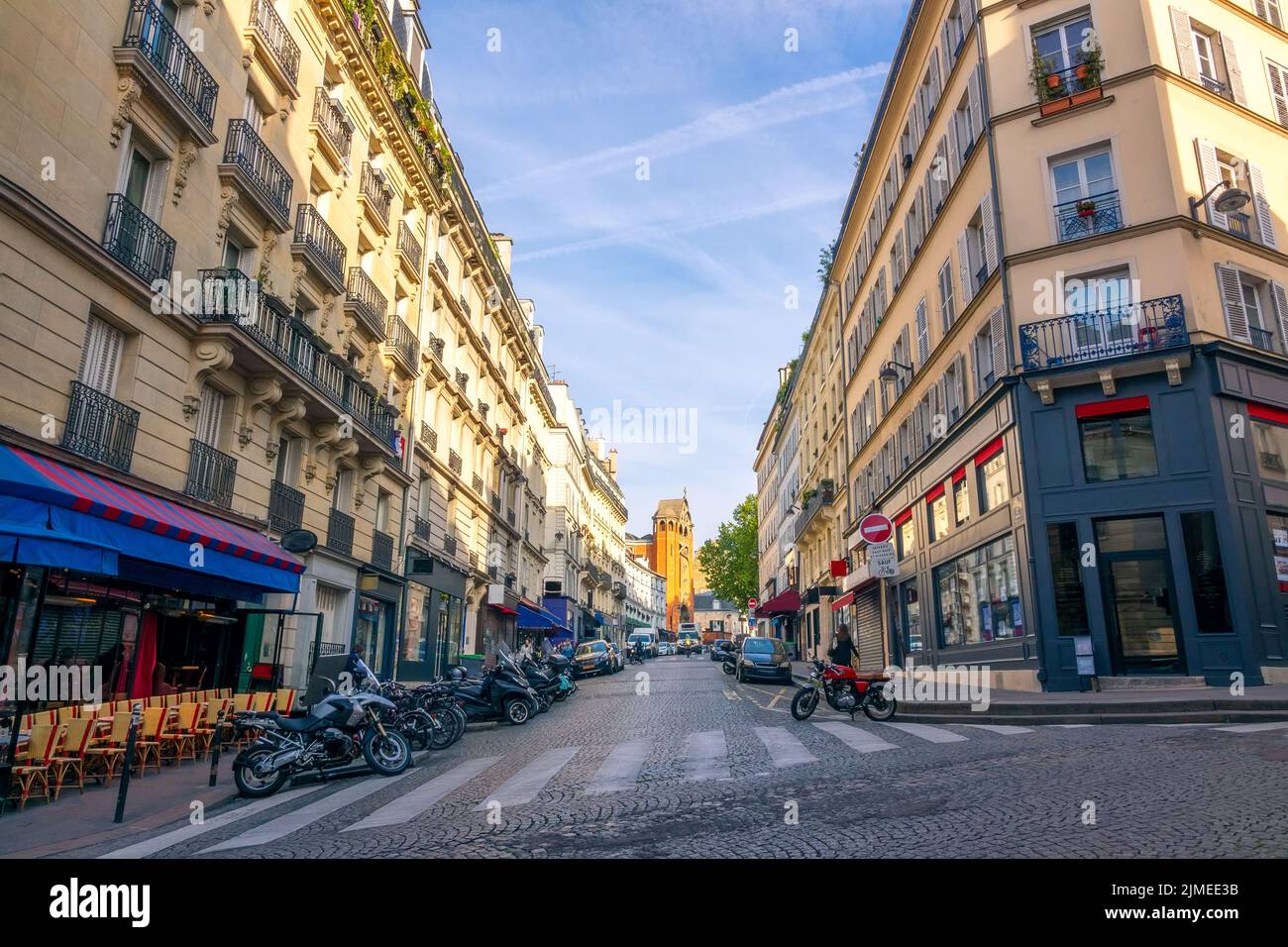 Paris Street nel quartiere di Montmartre Foto Stock