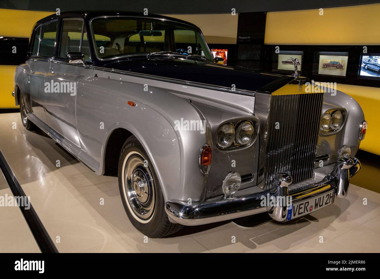 Rolls-Royce Phantom VI prodotto tra il 1968 e il 1990 in mostra al Museo BMW. Foto Stock