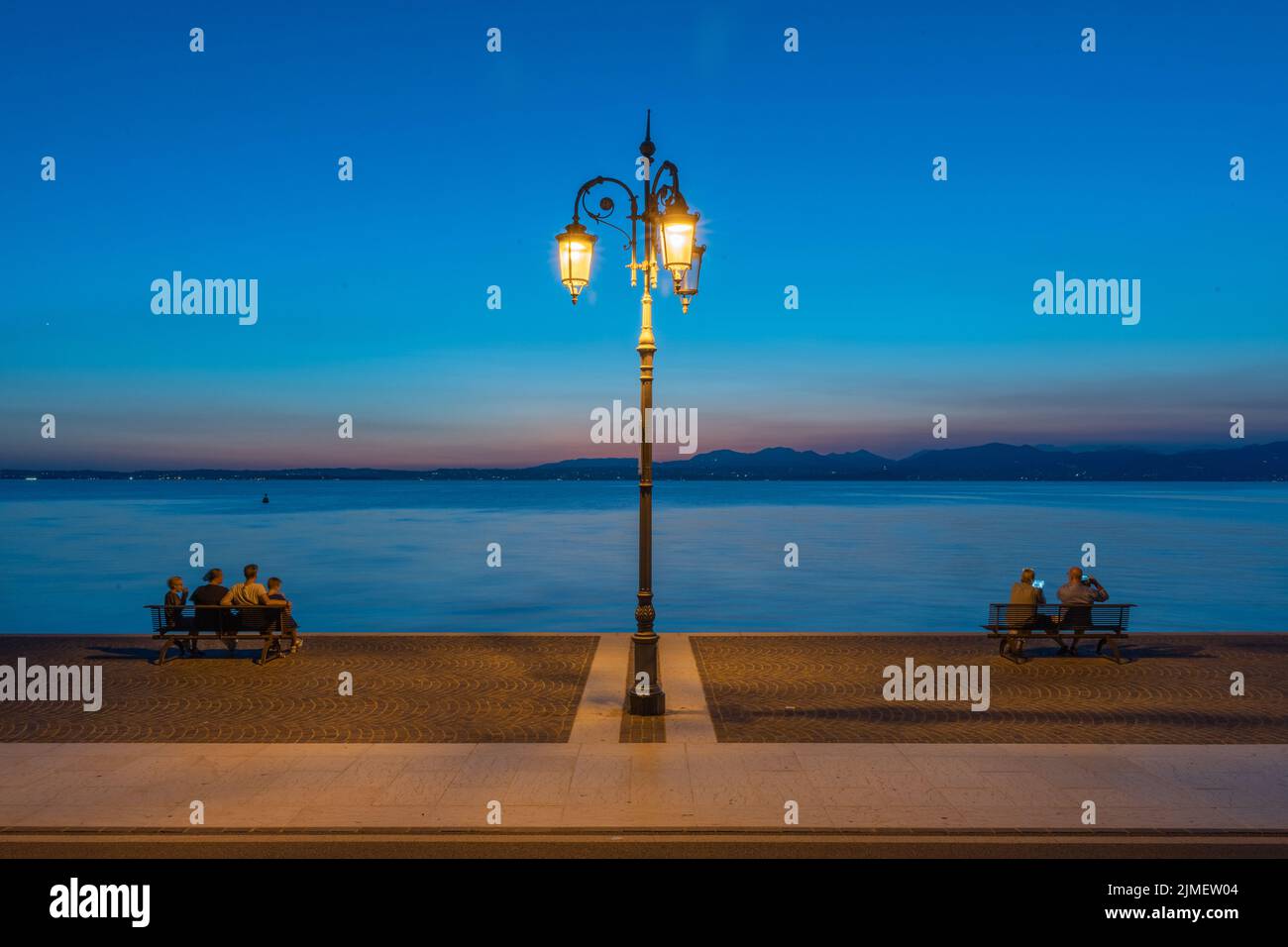 Tramonto sul Lago di Garda a Lazise Foto Stock