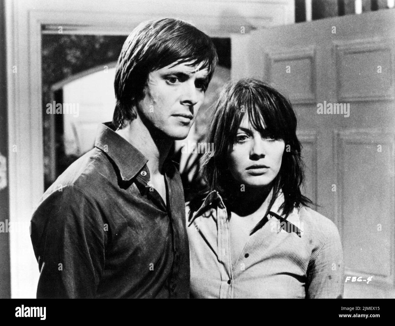 LESLEY-ANNE DOWN e IAN OGILVY in DA OLTRE LA TOMBA (1974), diretto da KEVIN CONNOR. Credit: AMICUS PRODUCTIONS / Album Foto Stock