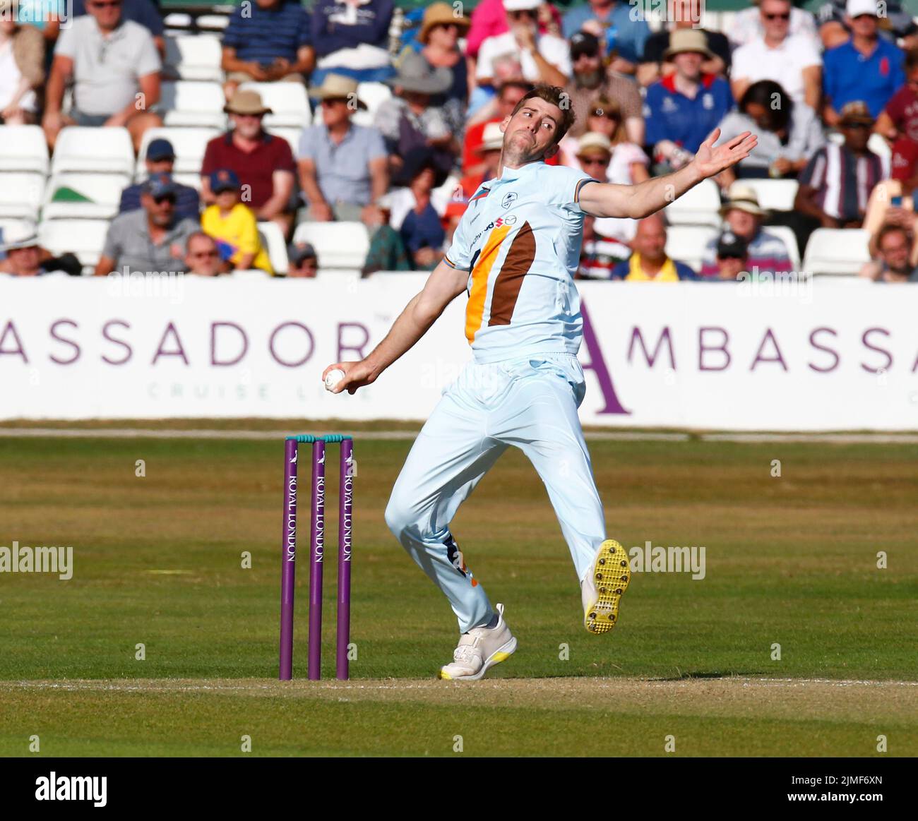 CHELMSFORD INGHILTERRA - AGOSTO 05 : ben Aitchison del Derbyshire CCC durante la partita della Royal London One-Day Cup tra Essex Eagles CCC e Derbyshire CC Foto Stock