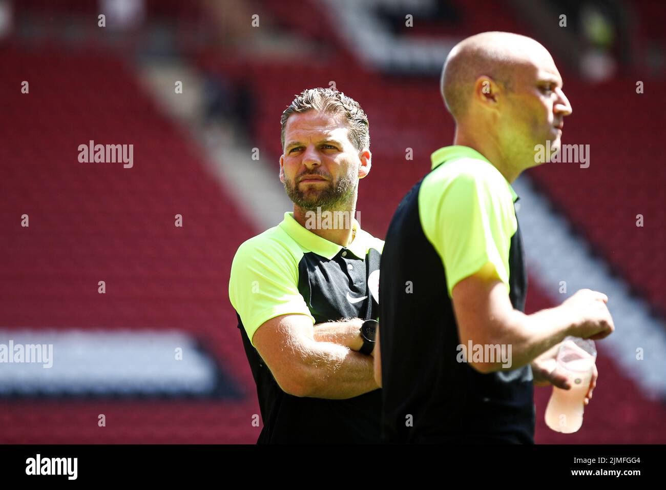 Londra, Regno Unito. 6th ago 2022. L'arbitro Chris Pollard esce in campo durante la partita della Sky Bet League 1 tra Charlton Athletic e Derby County a The Valley, Londra sabato 6th agosto 2022. (Credit: Tom West | MI News) Credit: MI News & Sport /Alamy Live News Foto Stock