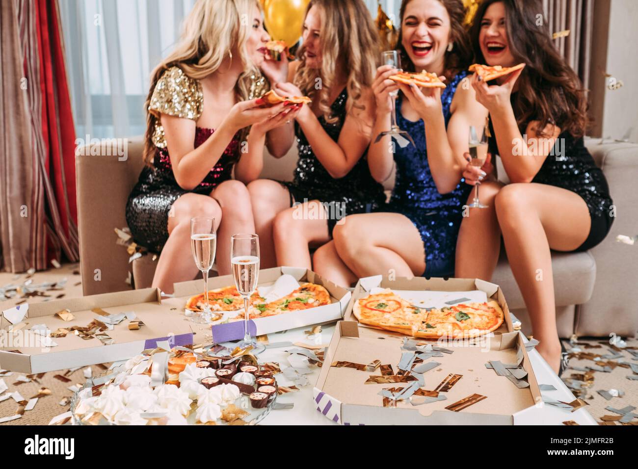 festa di compleanno delle ragazze pizza divertimento Foto Stock