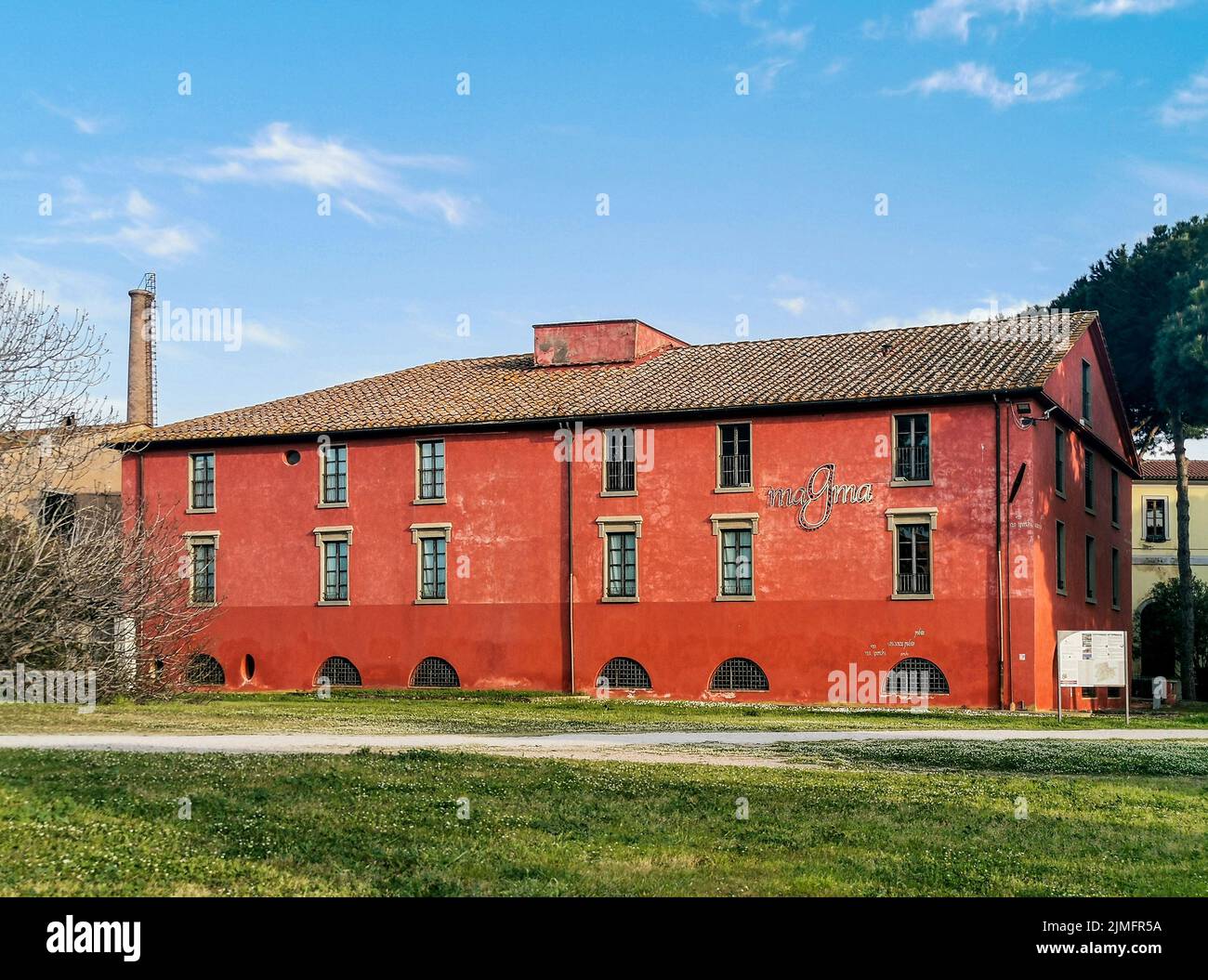 Veduta esterna del MAGMA - Museo delle Arti della ghisa a Follonica, nella zona delle ex fonderie di Ilva, in Toscana, Italia Foto Stock