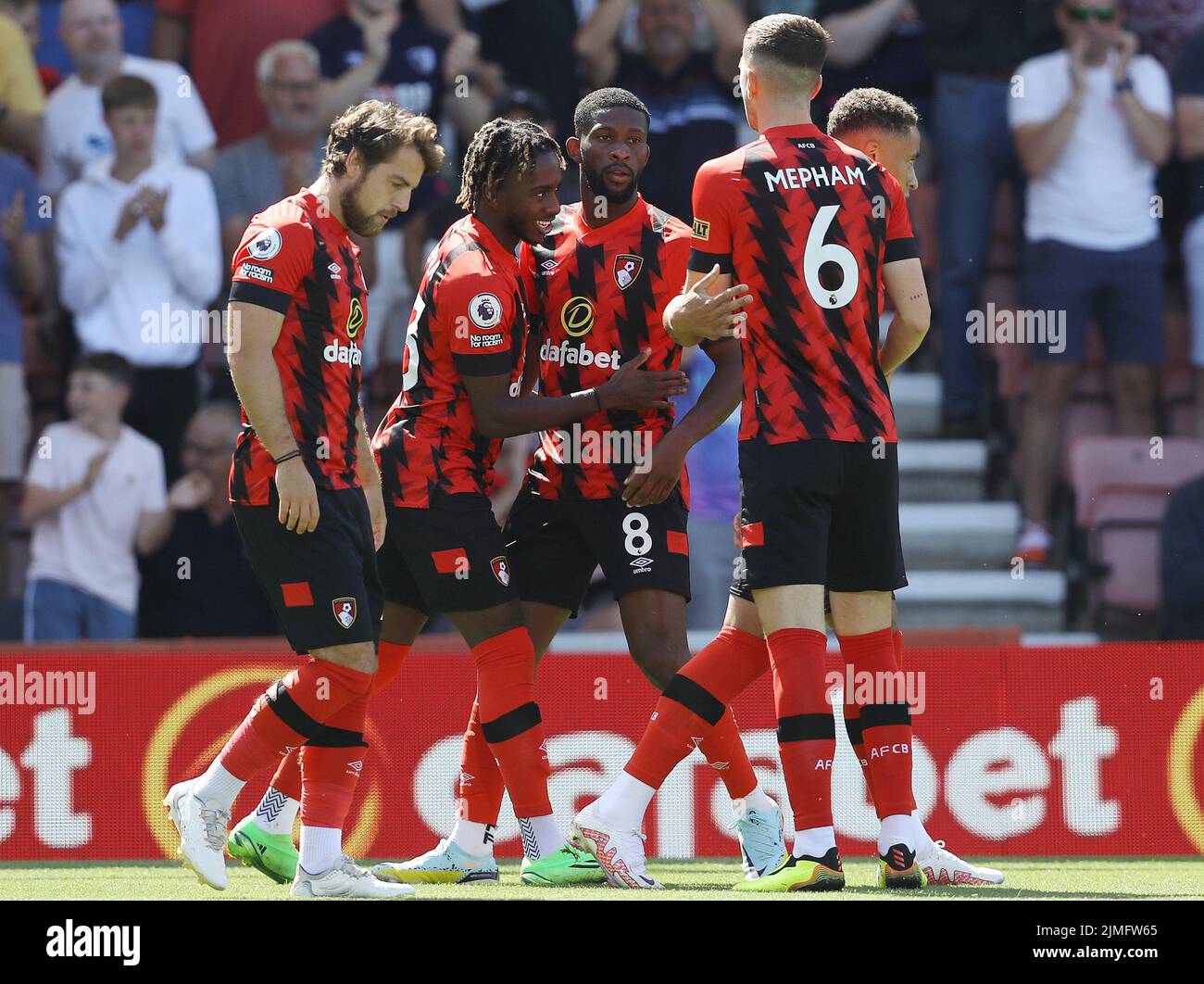 Bournemouth, Inghilterra, 6th agosto 2022. Jefferson Lerma di Bournemouth festeggia dopo aver segnato il traguardo di apertura durante la partita della Premier League al Vitality Stadium di Bournemouth. Il credito d'immagine dovrebbe leggere: Paul Terry / Sportimage Foto Stock