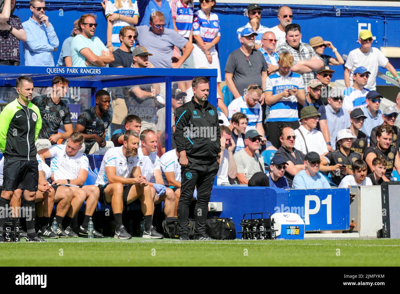 Il direttore del QPR Michael Beale durante la partita del campionato Sky Bet tra i Queens Park Rangers e Middlesbrough al Loftus Road Stadium di Londra sabato 6th agosto 2022. (Credit: Ian Randall | MI News) Credit: MI News & Sport /Alamy Live News Foto Stock