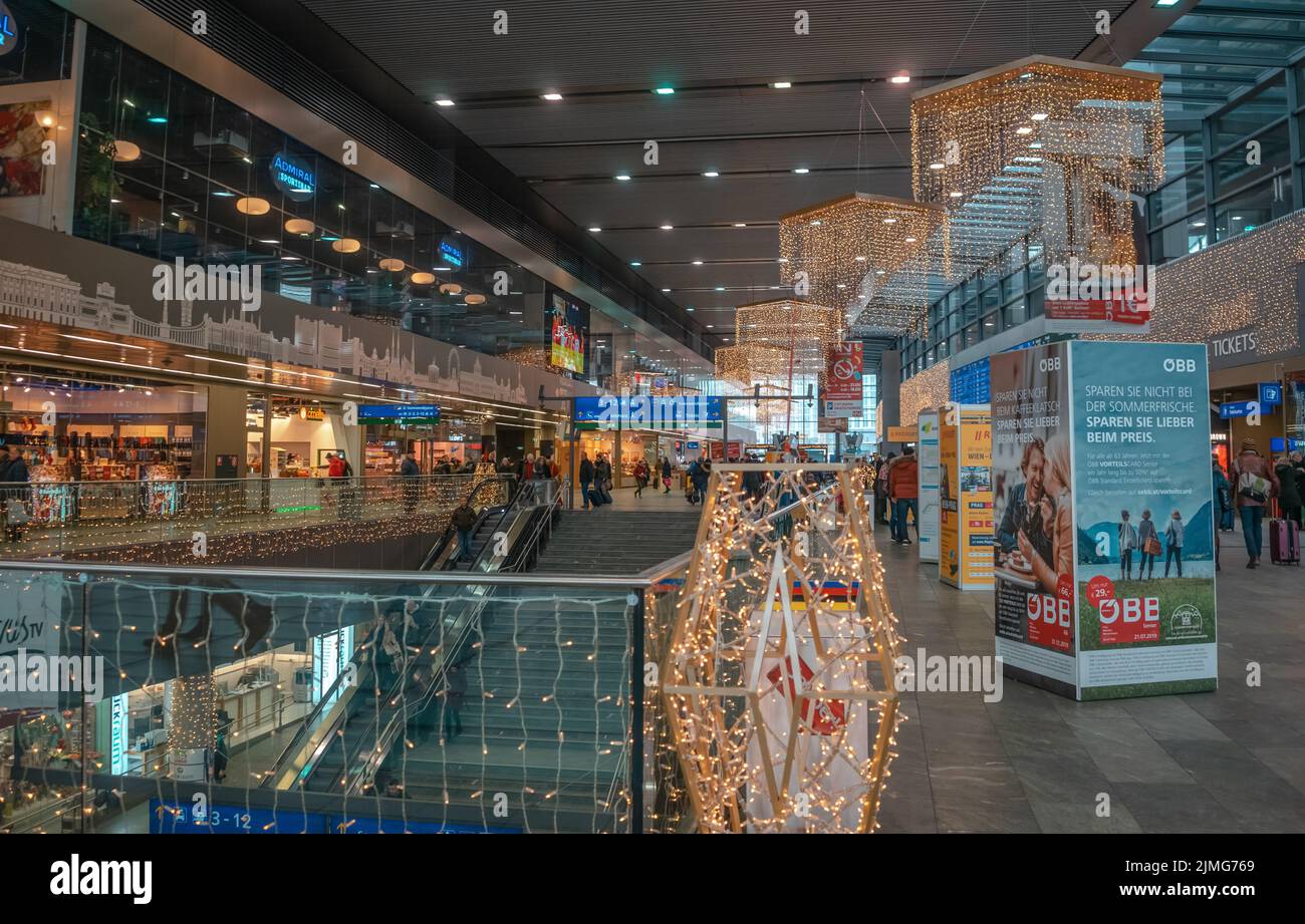 La stazione ferroviaria principale di Vienna Foto Stock