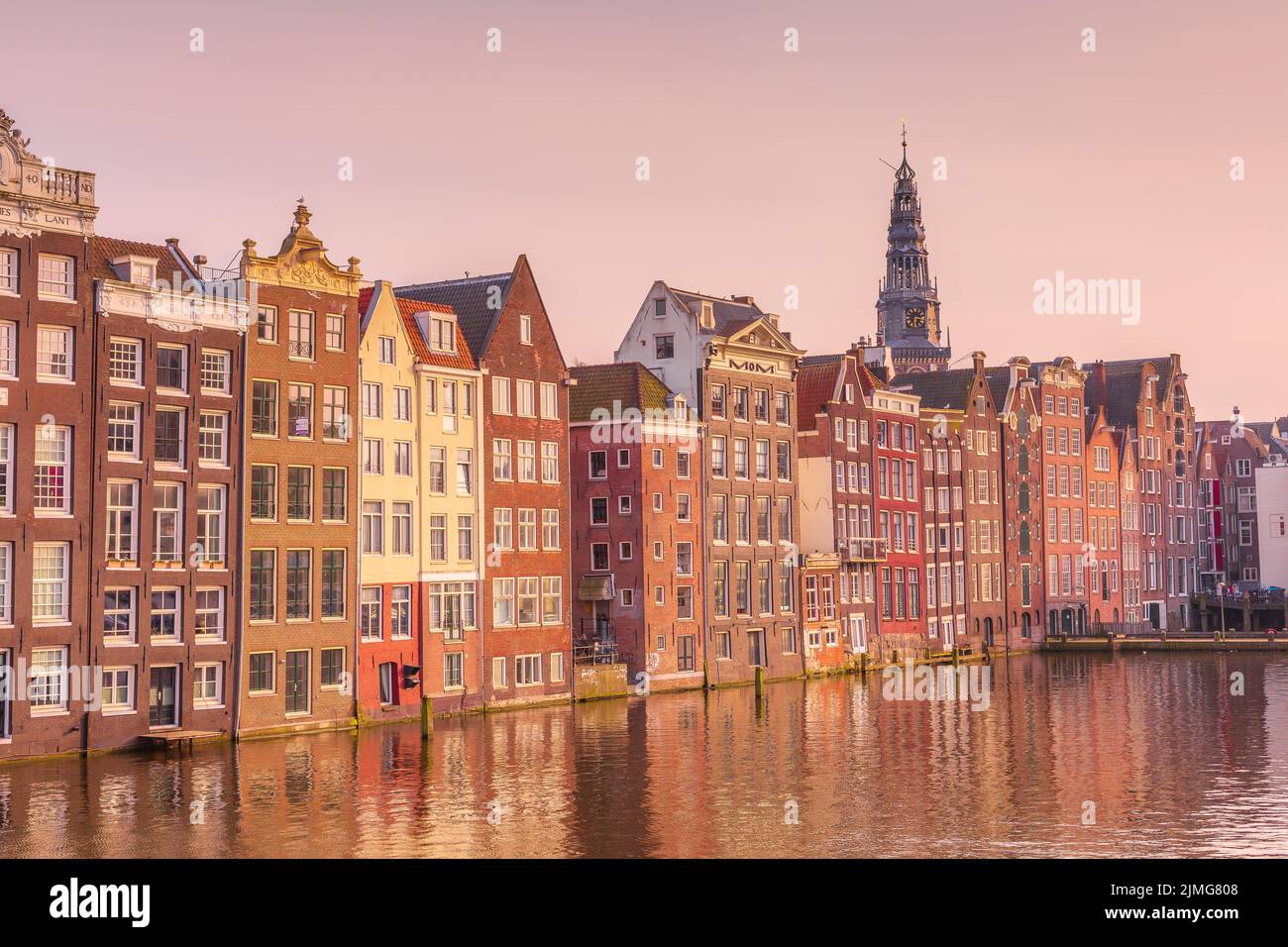 Amsterdam, Olanda vecchie case tradizionali Foto Stock